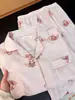 Pijama Macio e Fofo Estilo Princesa com Estampa Xadrez de Coelho para Sobremesa Menina Conjunto Cardigan Gola Lapela Manga Longa Calça Longa Roupa de Dormir