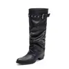 Botas altas de punta para mujer, piel de vaca, tacón grueso, versátiles, remaches, fruncidas, caídas, tacón medio, correa con hebilla, botas de caña ancha