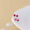 Aretes de plata Nafoge al por mayor con incrustaciones de circón rojo plata de ley 925 aretes de moda fresca aretes pequeños de lazo