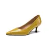 Zapatos de Tacón de Aguja Super Hermosos de Tres Colores con Punta Fina, Nuevo Modelo Primavera 2026, Zapatos Individuales de Piel de Vaca con Patrón de Anguila de Boca Baja, Zapatos de Trabajo de Tacón Medio para Eventos Sociales