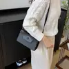 Bolsa de Mão Personalizada Retrô Feminina Outono 2025 Nova Moda Linda Bolsa Quadrada Pequena Bolsa Transversal de Moda Nicho