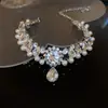 Collar de Borlas de Pedrería Ultra Brillante Europeo y Americano con Perlas, Cadena para Clavícula de Nicho de Lujo Ligero, Accesorio de Fiesta de Alta Gama a la Moda