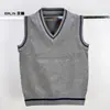 Chaleco de Punto Británico con Cuello en V para Niños Suéter Pulóver Camisa Base Otoño 2025 Nuevo Estilo Coreano Ropa Infantil Suéter de Estudiante Venta al por Mayor