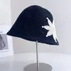 Sombrero de Pescador de Punto Calado Floral Hecho a Mano para Mujer, Versátil para el Verano, Protección Solar, Sombrilla, Moderno