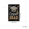 Nuevo Banner de Puerta de Felicitaciones Graduación Cruzado Negro y Dorado Banderín de Jardín con Patrón de Gorra de Licenciatura y Estrellas