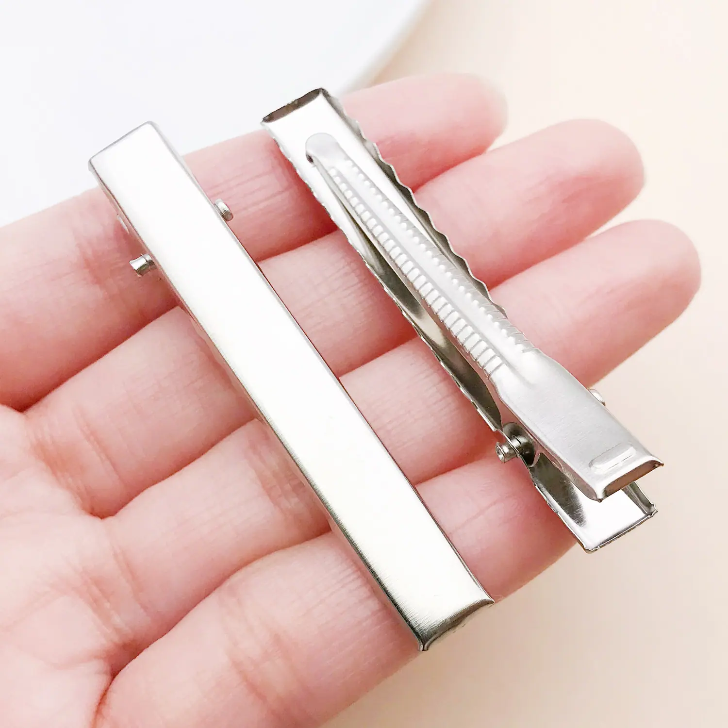 25995-DG-白k色铁质长方夹鸭嘴夹56x11mm-1.