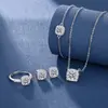 Conjunto de joias de luxo com textura nobre e pedras preciosas de zircônia rosa, azul e verde, estilo comércio exterior da Amazon, com três ou quatro peças: anel e colar.