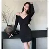 Nuevo vestido sexy de encaje de manga larga estilo deseo puro para otoño e invierno para mujer, diseño único, corte ajustado, vestido corto ajustado al cuerpo