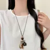 Nuevo Collar con Colgante Irregular Geométrico Estilo Chino y Borla para Mujer, Gama Alta, Personalizado, Versátil, Cadena para Suéter con Cordón de Cuero para Colgar en el Cuello