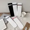 Nuevos calcetines deportivos estilo universitario para niños, transpirables, estilo coreano, simples y versátiles, calcetines finos de media pantorrilla para niños pequeños, venta al por mayor
