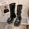 Botas Martin femininas de sola grossa para aumentar a altura, novo modelo 2026, botas Melard empilhadas marrons vintage para primavera e outono, botas de cano médio bootcut