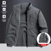 Jaqueta de trabalho masculina, corte solto, outono/inverno, forrada com fleece, gola alta, reversível, estilo simples e casual, com múltiplos bolsos