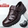 Novas Sandálias com Furos para Negócios Masculinas Casuais de Casamento Noivo Sandálias Britânicas de Verão Respiráveis Jovens Pontiagudas Sapatos Masculinos