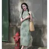Vestido Cheongsam Personalizable Nueva Versión de Verano Mejorada con Cuello Alto, Cintura Abotonada, Mangas Cortas Adelgazantes y Estampado Floral Chino Tradicional