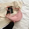 Bolso bandolera de nailon para mujer, nuevo bolso de moda estilo dumpling 2026, bolso de hombro pequeño ligero, bolso de axila, versátil para la escuela o el uso diario