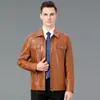Chaqueta de Cuero Genuino de Gama Alta para Hombre 2026 Nueva Casual Motociclista Chaqueta de Cuero para Hombres de Mediana Edad Abrigo Engrosado con Terciopelo Tendencia