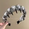 Diadema de alta gama estilo coreano para mujer, diseño de corona alta para hacer que la cara parezca más pequeña, adecuada para uso diario, lavado de cara y maquillaje, con dientes para una sujeción antideslizante
