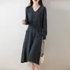 Vestido suéter de punto 100% lana para otoño e invierno, cuello en V, largo por encima de la rodilla con bolsillos, corte ajustado, estilo coreano, versátil vestido de punto para mujer