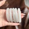Venta al por mayor de fábrica jade dorado natural jade blanco sebo de Hotan pulsera redonda pulsera plana para niña pulsera de jade Tianshan Cui