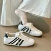 Zapatillas de entrenamiento retro clásicas alemanas para mujer, súper populares en otoño de 2026, zapatillas deportivas casuales versátiles de suela plana para mujer