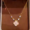 Tienda de Oro Mismo Estilo Collar de Corazón Picado Chapado en Oro Alta Retención de Color Floral Mariposa Moneda de los Cinco Emperadores Collar Venta al por Mayor