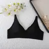 Adesivo hot melt transfronteiriço suporte macio seda gelo modelagem lingerie sem costura modelagem sexy V profundo levantamento anti-queda sutiã atacado