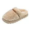 Chinelos de pelúcia de algodão de inverno para mulheres, antiderrapantes, com design de bico fechado, adequados para uso pós-parto, espessados para calor extra, modelo 2027, chinelos silenciosos para interior para homens