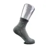 Calcetines de media pantorrilla para hombre, casuales versátiles de color liso, transpirables, absorbentes de sudor, antideslizantes con base de toalla, calcetines deportivos cortos y largos