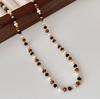 Collar de cuentas naturales de ágata y concha de madreperla de ojo de tigre para mujer, diseño de nicho de lujo ligero, estilo de alta gama, nueva tendencia de cadena de suéter chino