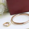 Venda Direta de Fábrica Pulseira com Cartão Mais Três Anéis Pulseira Banhada com Três Anéis Três Cores Anel de Casal Joias para Mãos Femininas Entrega Moda Europeia e Americana