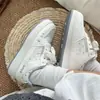 Zapatillas blancas de mujer para aumentar la altura, estilo coreano, mocasines versátiles de suela gruesa, nueva colección otoño 2026, zapatos casual increíblemente elegantes