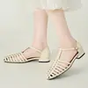 Color sólido, pedido mínimo de 60 pares, Sandalias Romanas Francesas Retro Europeas y Americanas para Mujer, Tacón Grueso, Punta Cerrada, Zapatos de Jaula de Cerdo Tejidos Huecos para Mujer