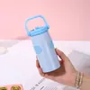 Copo Térmico com Revestimento Plástico Transfronteiriço Estilo Simples Grande Capacidade Copo de Água para Estudante Portátil para Exterior Montado no Carro Copo com Canudo Portátil