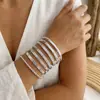 Pulseira de ouro brilhante com padrão gravado vintage transfronteiriça europeia e americana, personalizada, moderna, simples, corrente torcida, pulseira aberta