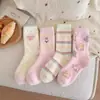 Calcetines Rayados Rosas para Mujer, Calcetines de Media Caña, Calcetines Gruesos de Felpa para Dormir de Otoño e Invierno, Calcetines Holgados Japoneses Dulces de Cachorro de Dibujos Animados