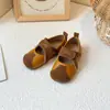 Sapatos Sociais Infantis Estilo Verão 2025 Sapatos para Bebês Caminharem Tênis para Meninas Tênis Alemães Infantis Sapatos de Couro para Meninos