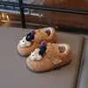 Zapatos de Algodón para Niños 2025 Nuevas Llegadas de Invierno Niñas Lindos Dibujos Animados Gorros de Lana de Cordero Zapatos Peludos Cálidos para Niños Medianos y Grandes