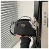 Bolsa de Mão Simples de Alta Qualidade Estilo Coreano para Mulheres Nova Coleção Primavera 2026 Bolsa Feminina Moda Nicho Casual Bolsa de Ombro para Mulheres