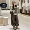 Conjunto de Pantalones Anchos de Manga Larga para Niñas 2026 Nuevo Ropa de Otoño Capa Base Fino Falso Dos Piezas Peto Pantalones de Trabajo Pierna Torcida