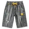 Pantalones cortos de mezclilla para hombre, verano, delgados, holgados, rectos, cropped, estilo coreano, modernos, casuales, tipo cargo, rotos, cropped
