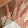 Anel de estrela e lua com diamantes, uso diário simples, anel aberto empilhável, acessório de moda minimalista de luxo leve com luz estelar de galáxia para mulheres
