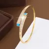 Pulseira Nova Estilo Luxo Leve Quadrada com Zircônia Sintética Incrustada, Pulseira de Cobre Puro Galvanizado de Alta Qualidade, Atacado de Joias de Fábrica