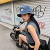 Sombrero de Cubo de Mezclilla Lavada con Bordado de Pingüino de Marca de 26 Años para Mujer, Protección Solar de Verano, Versátil para el Uso Diario, Hace que el Rostro Parezca Más Pequeño