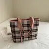 Bolso Prellis de Gran Capacidad a la Moda Estilo Coreano para Mujer Nuevo Primavera y Verano 2025 Estilo Universitario para Clase y Viajes Bolso de Hombro Tote