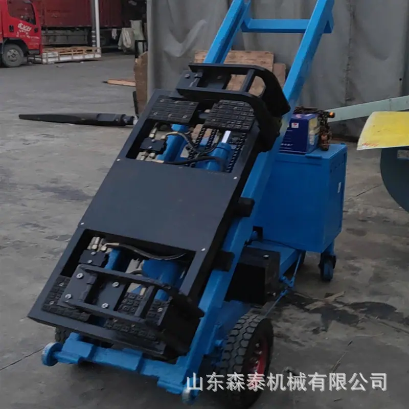 墙板安装机带夹具3