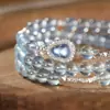 Pulseira de Calcedônia Azul Natural Elemento Água Cinco Elementos, Pulseira Empilhável Multicamadas de Água-Marinha, Cabacinho com Fragmentos de Prata, Joia de Mão de Alto Padrão