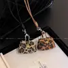 Collar Monedero Pequeño de Cuero con Estampado de Leopardo para Mujer, Estuche para Audífonos Colgante con Correa de Cuero, Cadena Larga de Lana, Bolsa de Almacenamiento, Accesorios