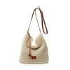 2026 Nova Bolsa Tote Tecida Vazada de Grande Capacidade Estilo Floresta Vibe Preguiçosa Bolsa de Ombro Cruzada Minimalista Estilo Férias Feminina