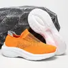 Tênis Esportivo Feminino, Sapatos de Caminhada de Verão, Sapatos Casuais Femininos, Tênis de Corrida Respirável Fly-Knit, Fornecimento Transfronteiriço de Novos Sapatos Femininos de Tamanho Grande
