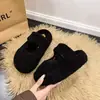 Lindas Exquisitas Chinelos de Rua de Alto Valor para Mulheres 2026 Estilo Quente de Celebridade da Internet Cheios de Sensação Sonhadora Frescos Elegantes Chinelos de Dedo